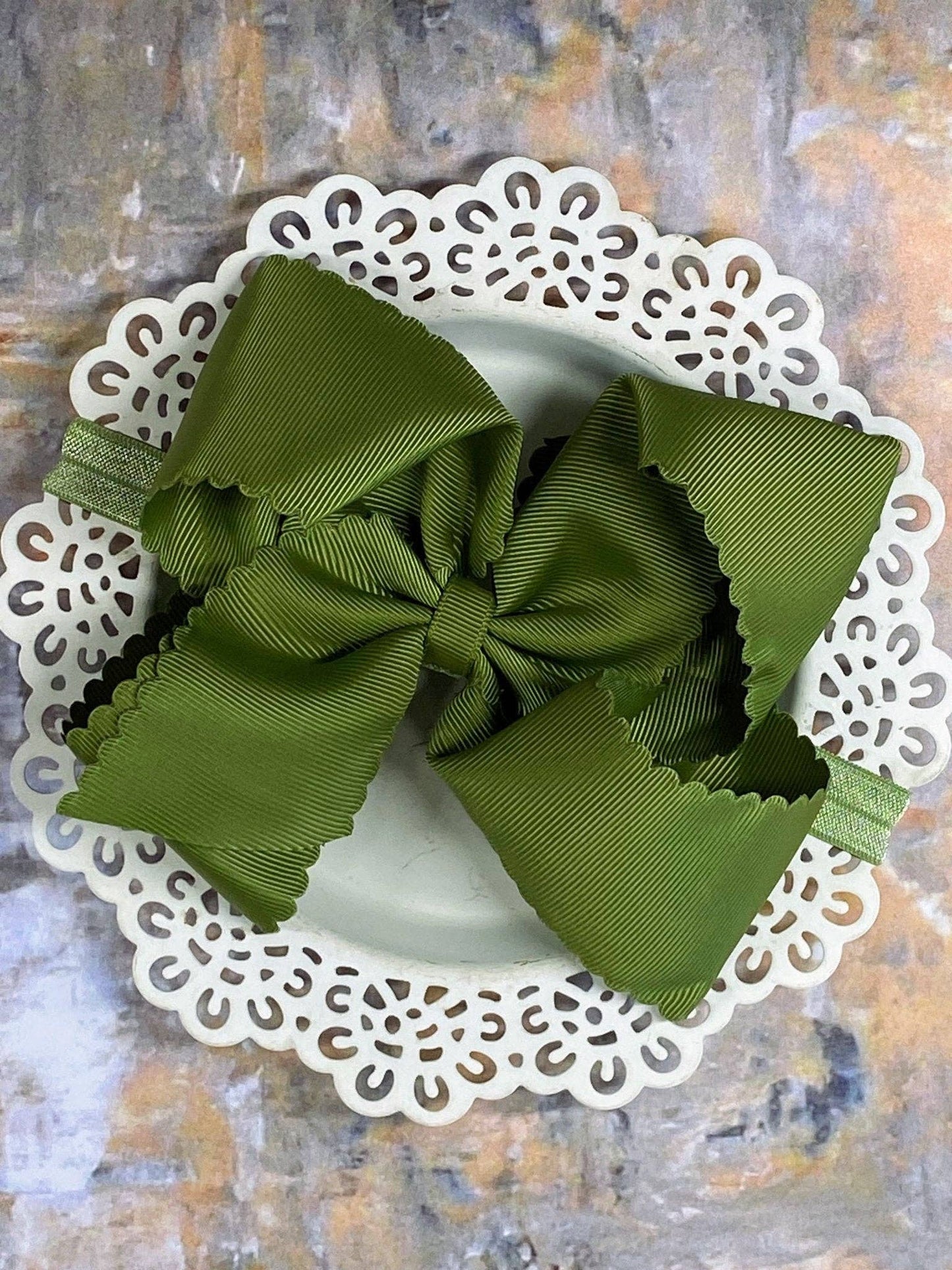 Oversize Scalloped Bow - Headband - 5.5": Ivory