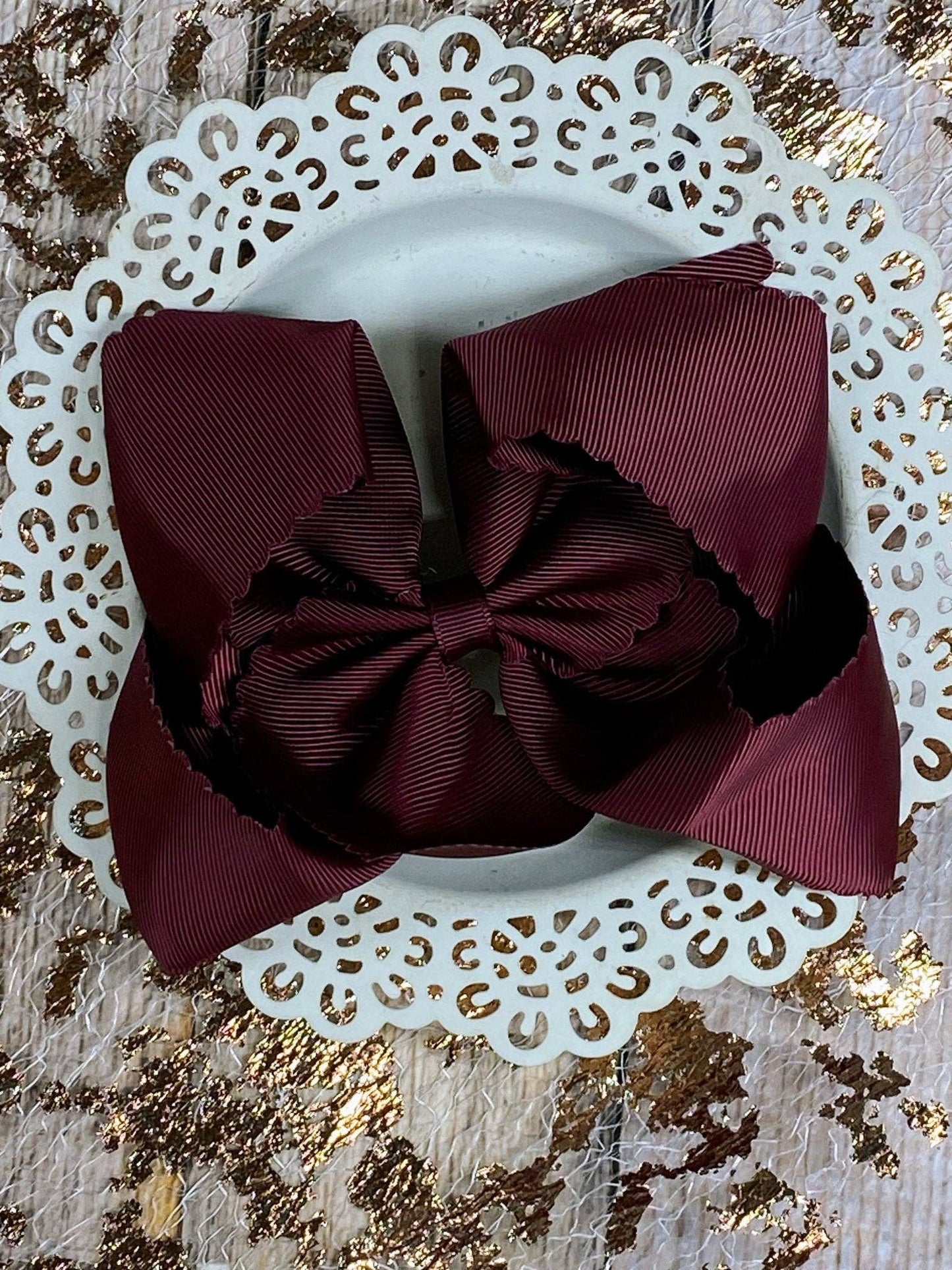Oversize Scalloped Bows - Alligator Clip - 5.5": White