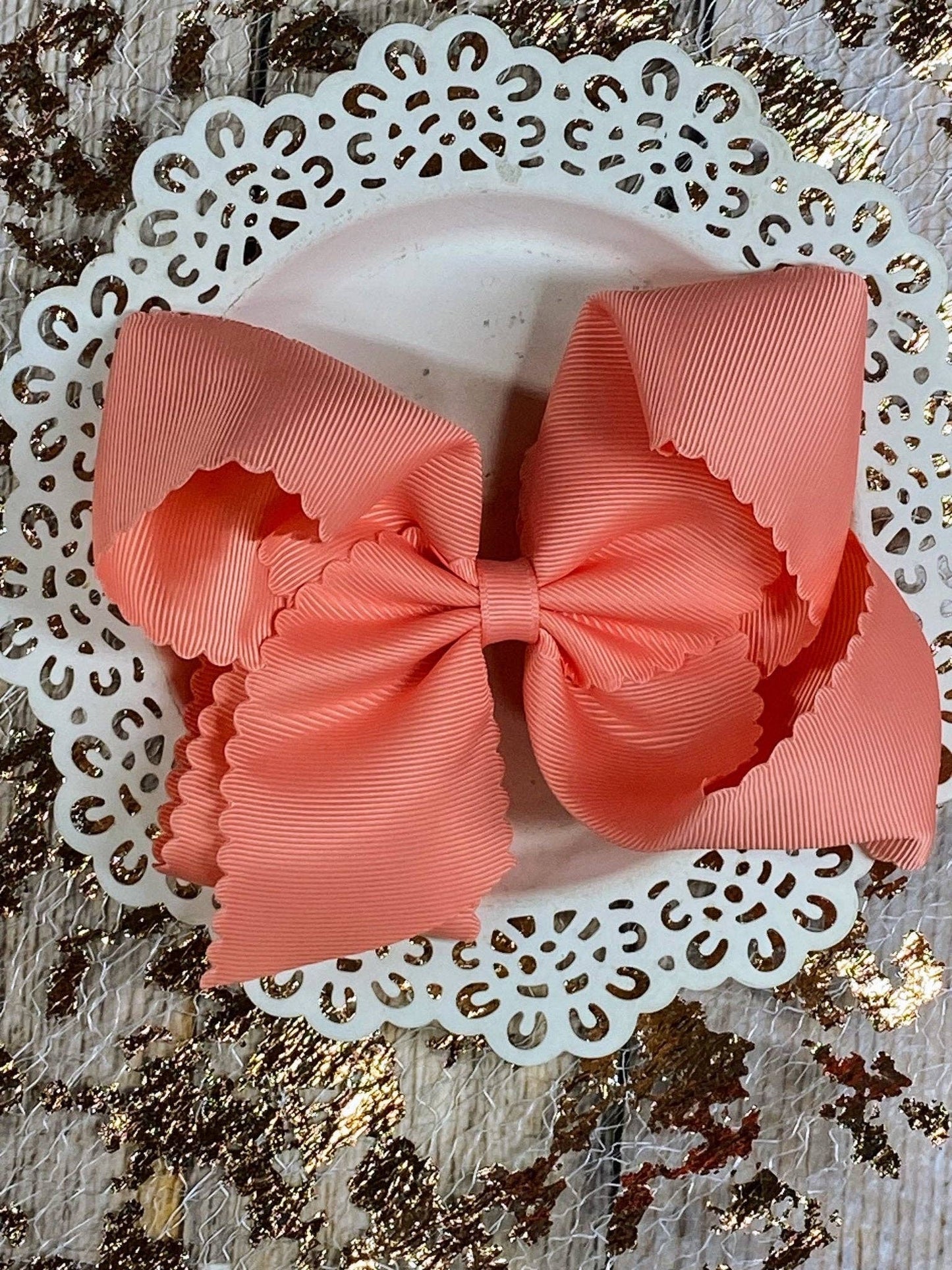 Oversize Scalloped Bows - Alligator Clip - 5.5": Ivory