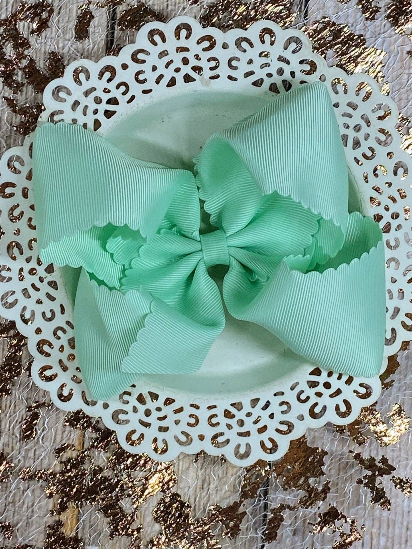 Oversize Scalloped Bows - Alligator Clip - 5.5": Ivory