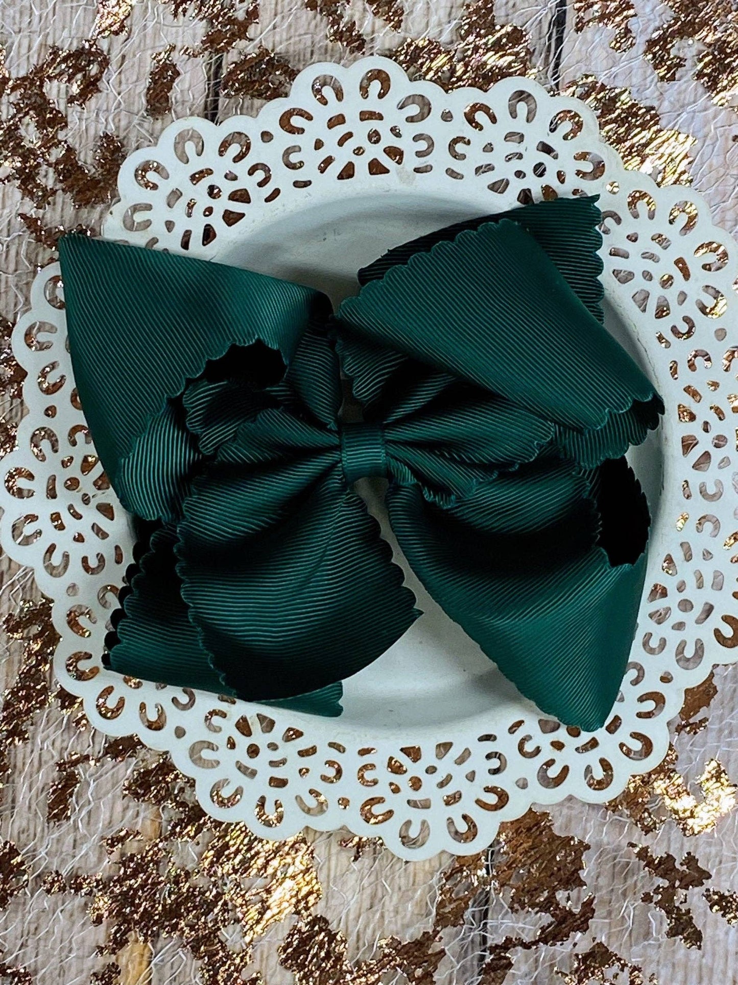 Oversize Scalloped Bows - Alligator Clip - 5.5": White